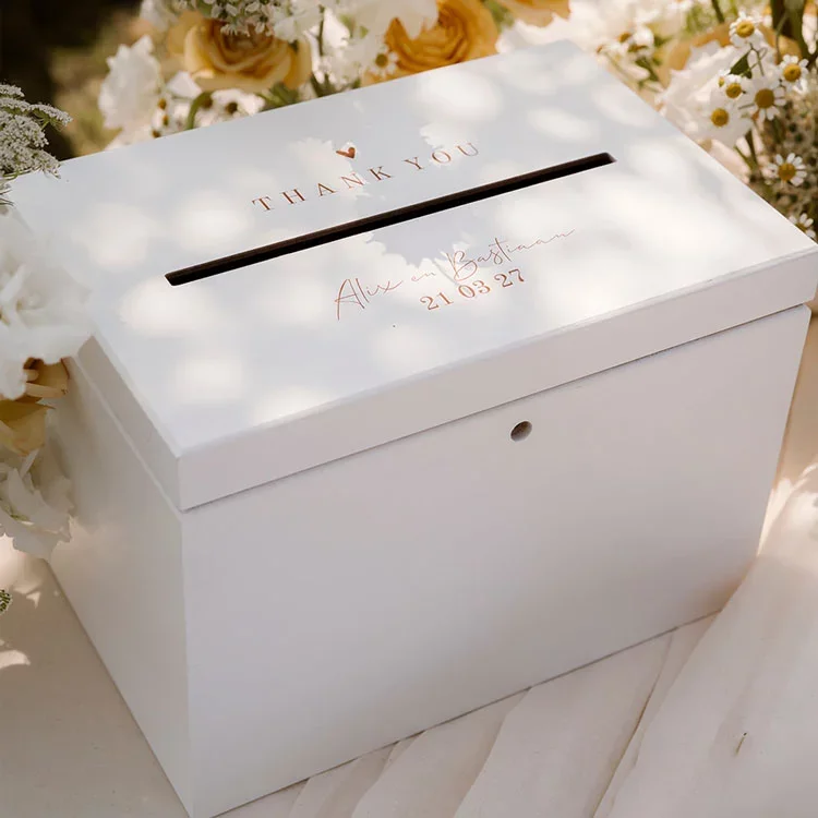 Inspiratie witte enveloppen kist